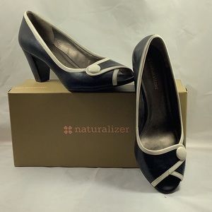 Naturalizer Lightner Peep Toe Black White Block Heel 7 1/2